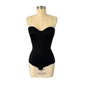 Vintage Black Bustier Bodysuit 💄💃